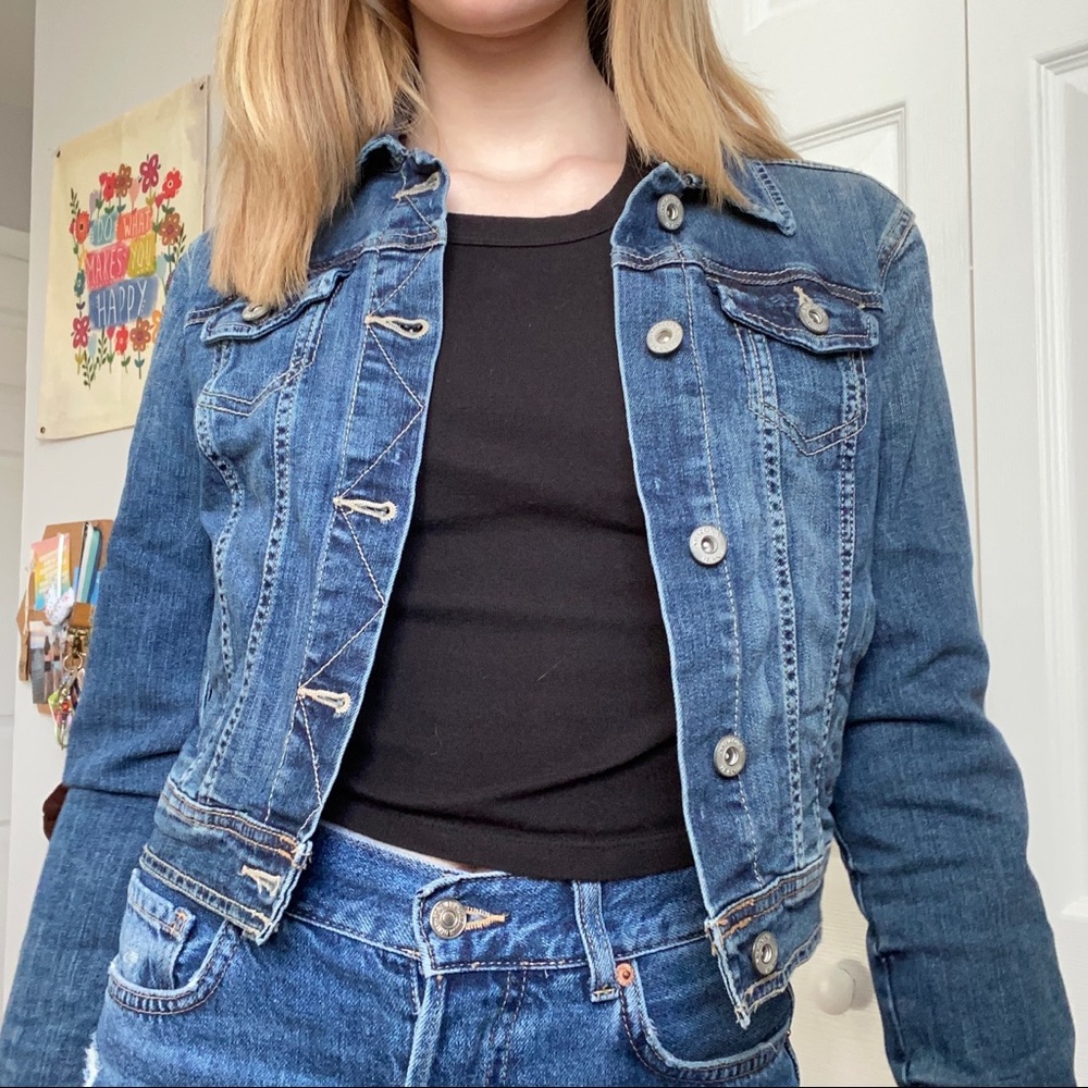 Cropped Denim Jacket - Picture 3 of 6